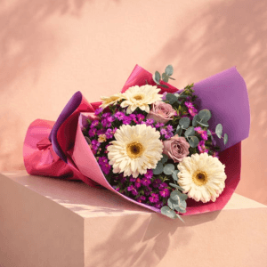 Renkli Gerbera ve Gül Buketi